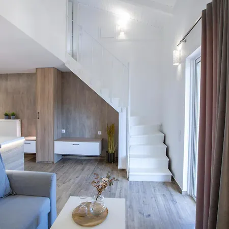 Skyview Apartment *